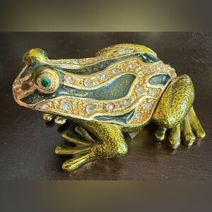 Enameled & Crystal Frog trinket box from Witch’s Estate Sale ⚠️Great Story